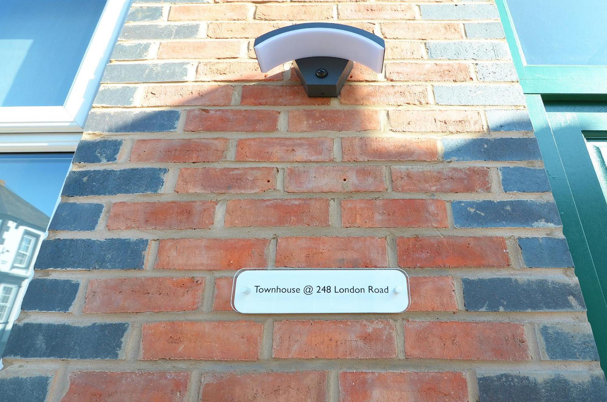 Townhouse Plus @ London Road Stoke Eksteriør bilde